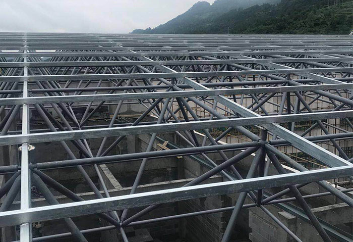 梅河口学校艺体楼网架
